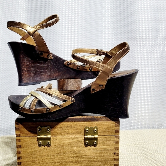 NOMI Y2K Wood & Metallic Wedge Slingback Sandal Gold/Silver/Bronze (8.5M) - Picture 5 of 8